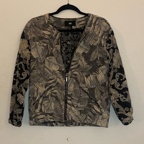 H&M Light weight bomber jacket - Picture 2 of 4